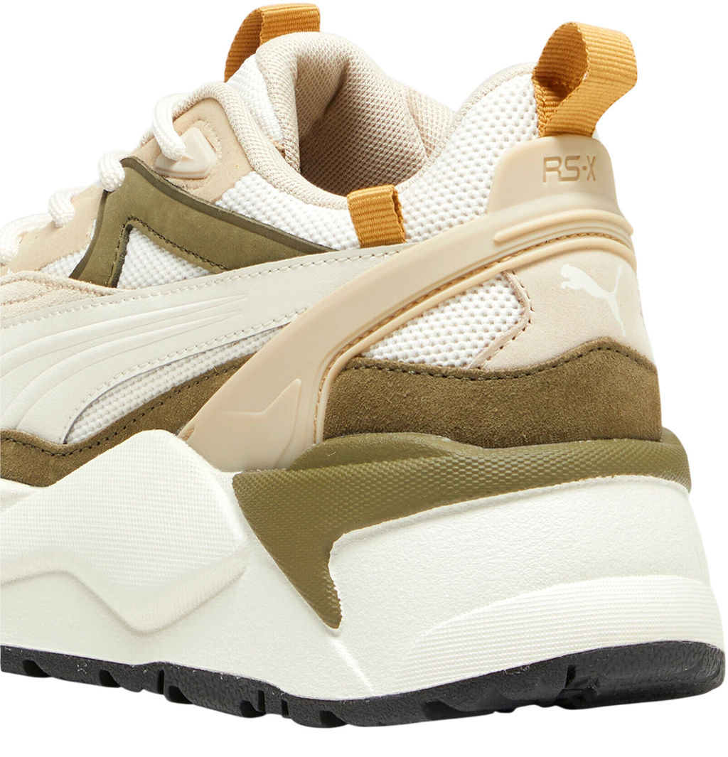 Кроссовки взрослые