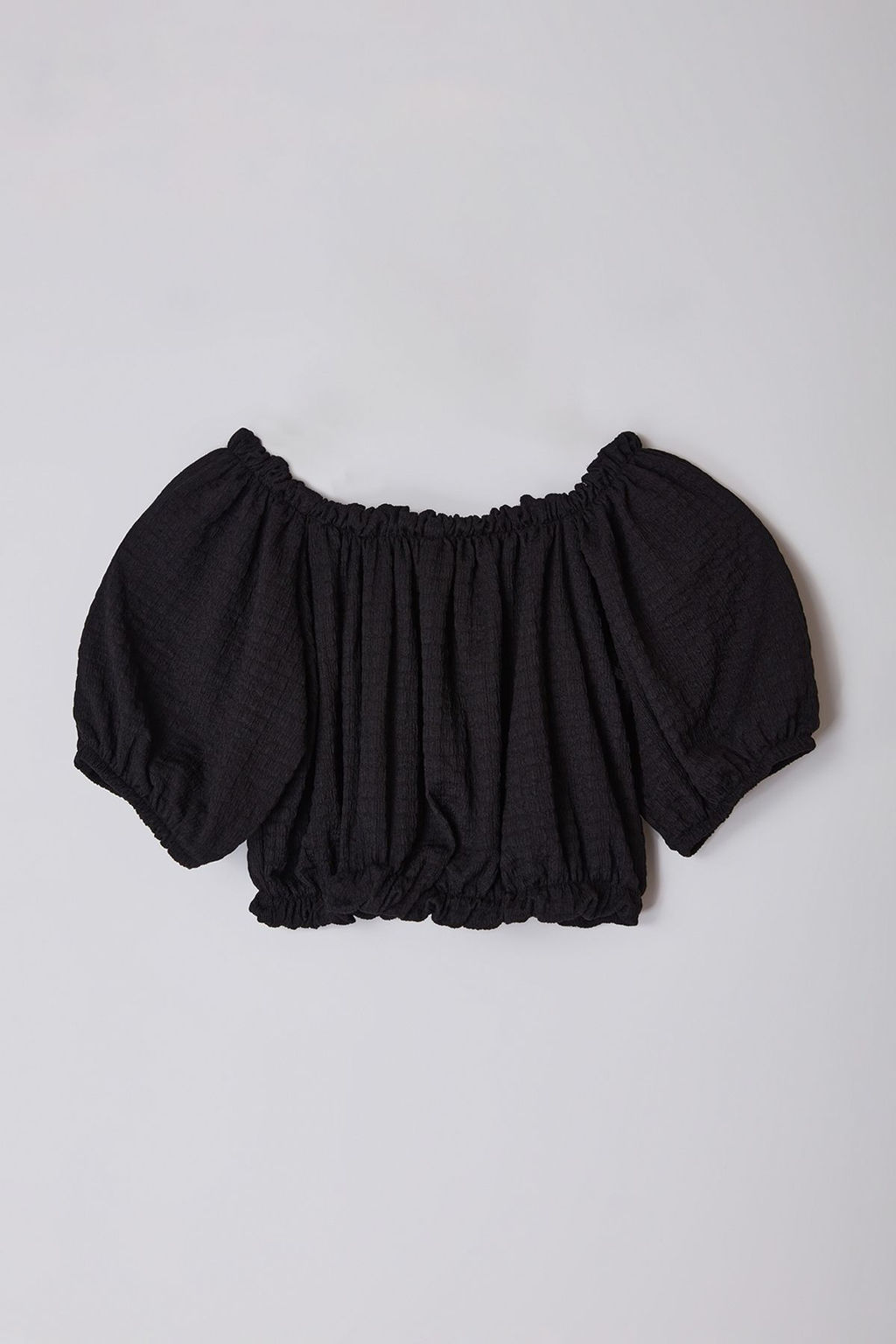 Trendyolmilla Siyah Carmen Yaka Regular/Normal Kal?p Burumcuk Crop Orme Bluz TWOSS22BZ1421