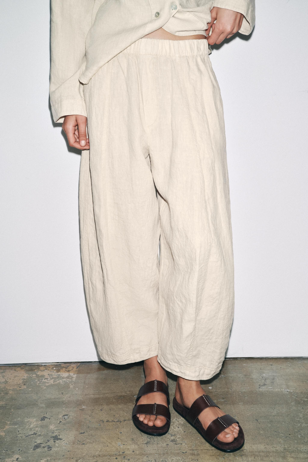 LINEN TROUSERS ZW COLLECTION - Zara фото 5