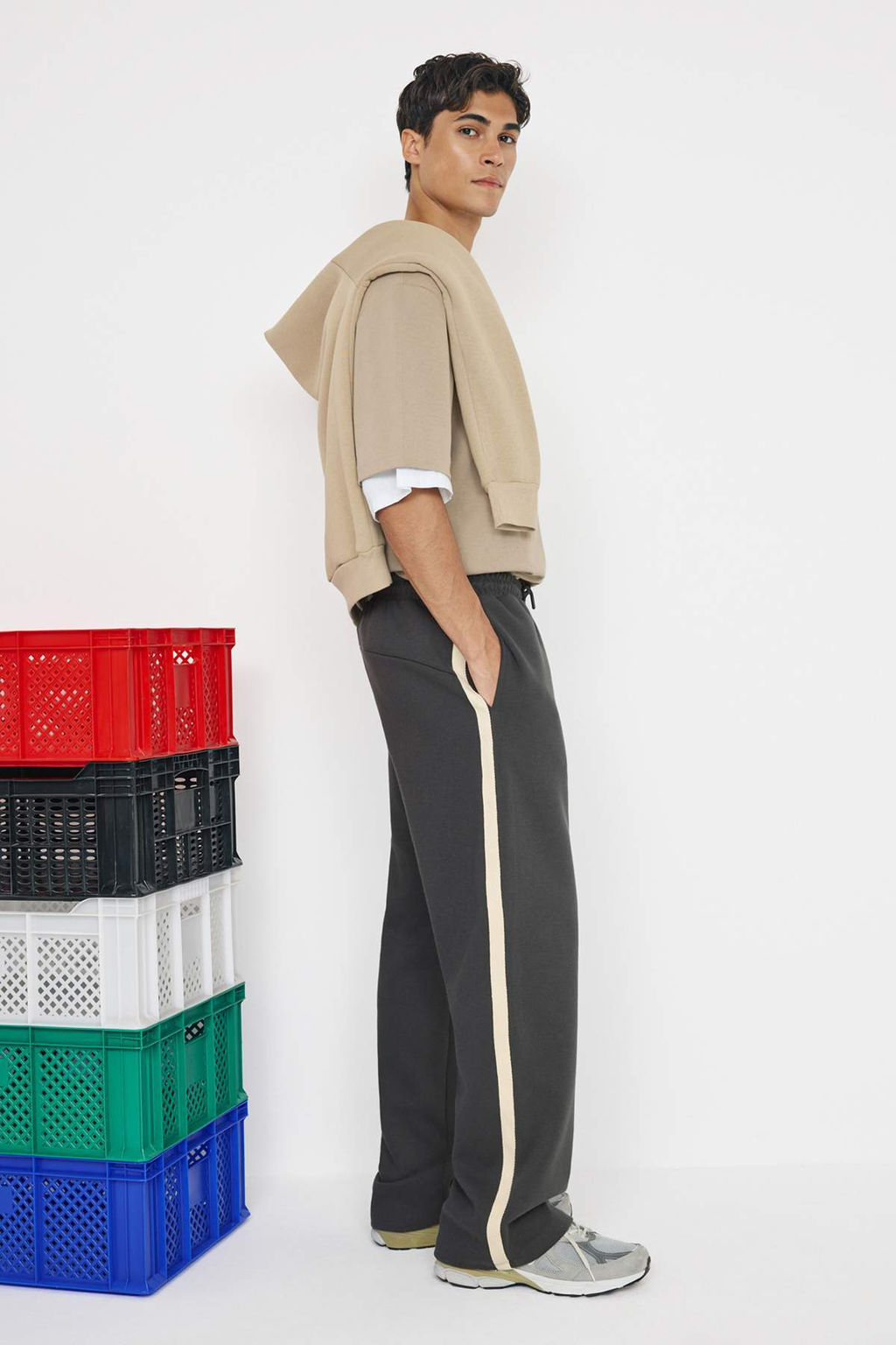 Teen Antrasit Straight Fit Serit Detayl? Slikon Etiketli Kal?n Esofman Alt? TMNAW26EA00000 - Trendyolmilla фото 3