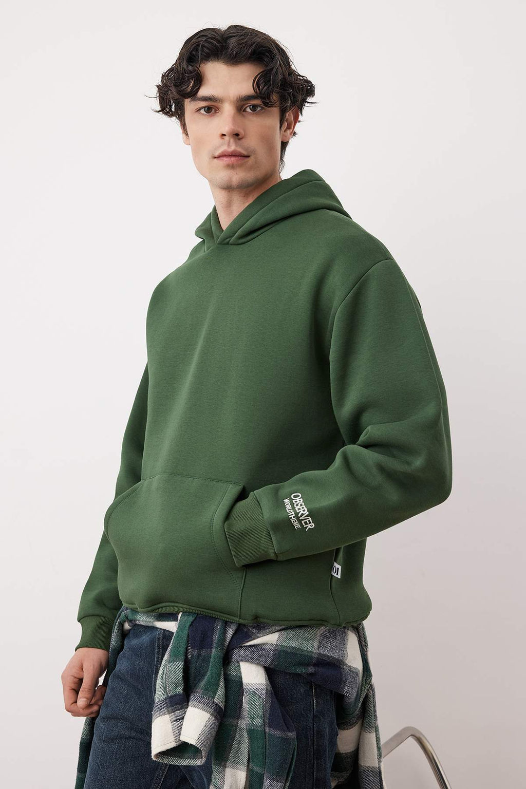 TRENDYOL MAN Siyah Kapusonlu Oversize/Genis Kesim Nak?sl? Etiketli Yumusak Kumas Sweatshirt TMNAW24SW00031 - Trendyolmilla фото 27