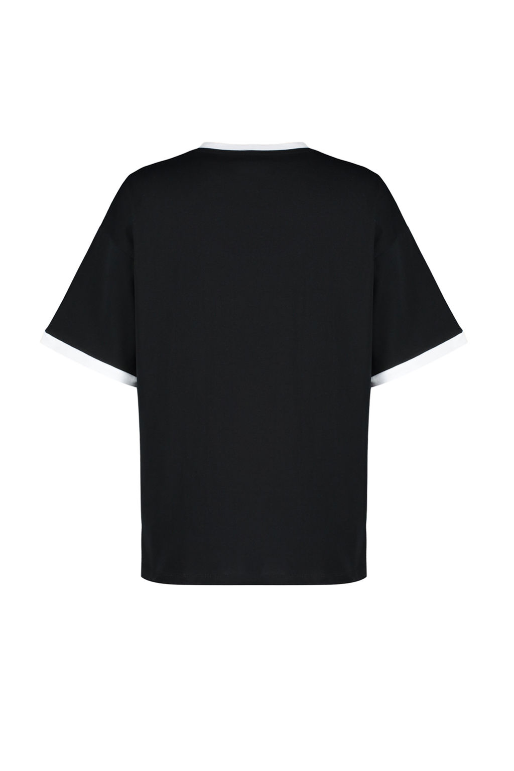 Siyah %100 Pamuk Kontrast Yaka ve Serit Detayl? Oversize/Rahat Kesim Orme T-Shirt TWOSS24TS00052