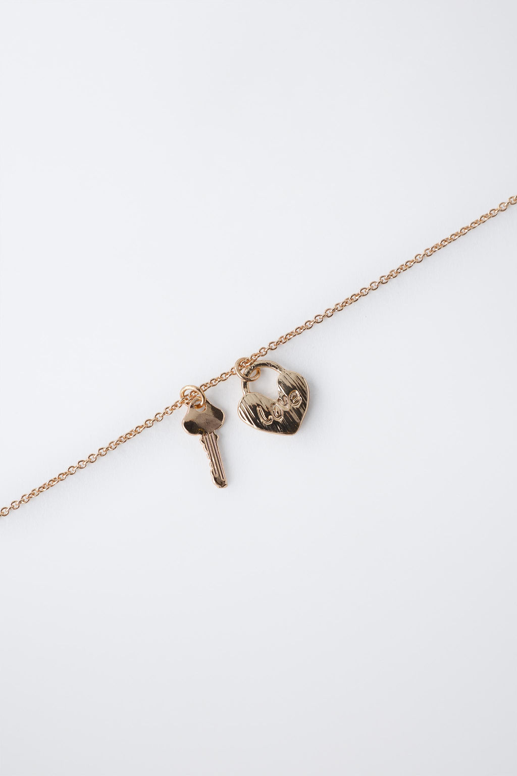 PACK OF TWO FLOCKED BUNNY AND PADLOCK NECKLACES - Zara фото 3