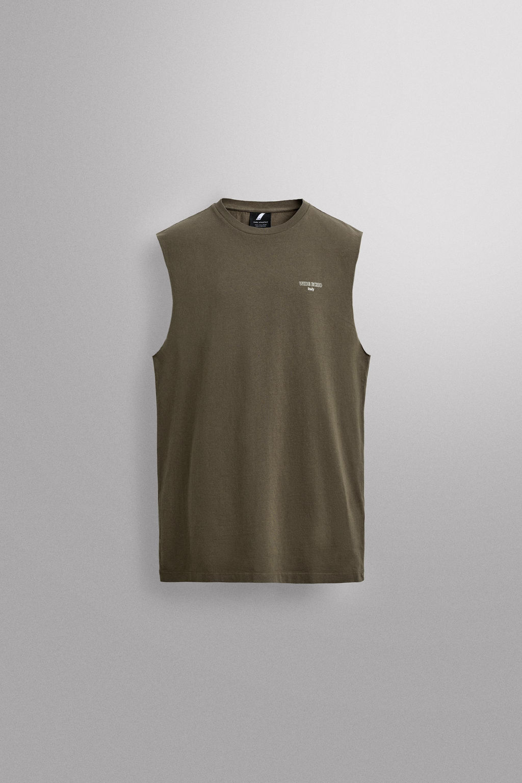 CAMISETA TANK ESTAMPADOS CONTRASTE / verde lavado