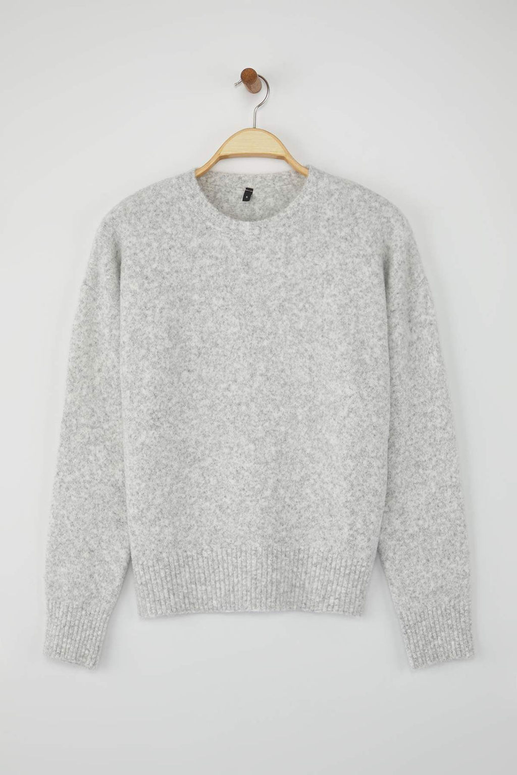 Wardrobe Essentials Gri Yun Kar?s?ml? Tuylu Premium Iplik Genis Kal?p Triko Kazak | TWOAW26KZ00125 - Trendyolmilla фото 5