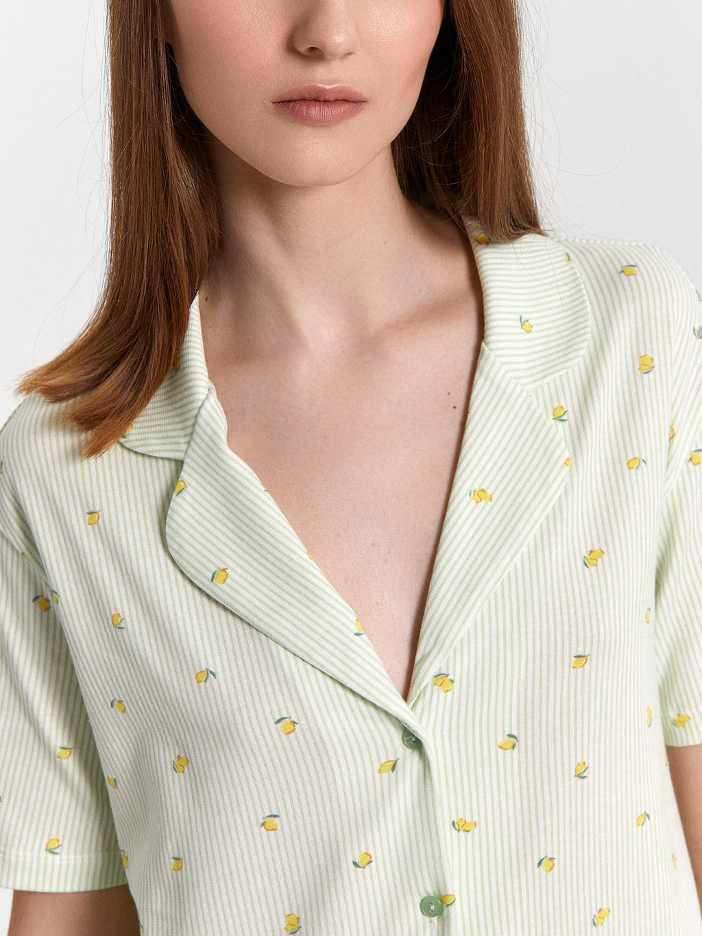 Рубашка женская салатовая в полоску лимоны на мятной полоске 502524
