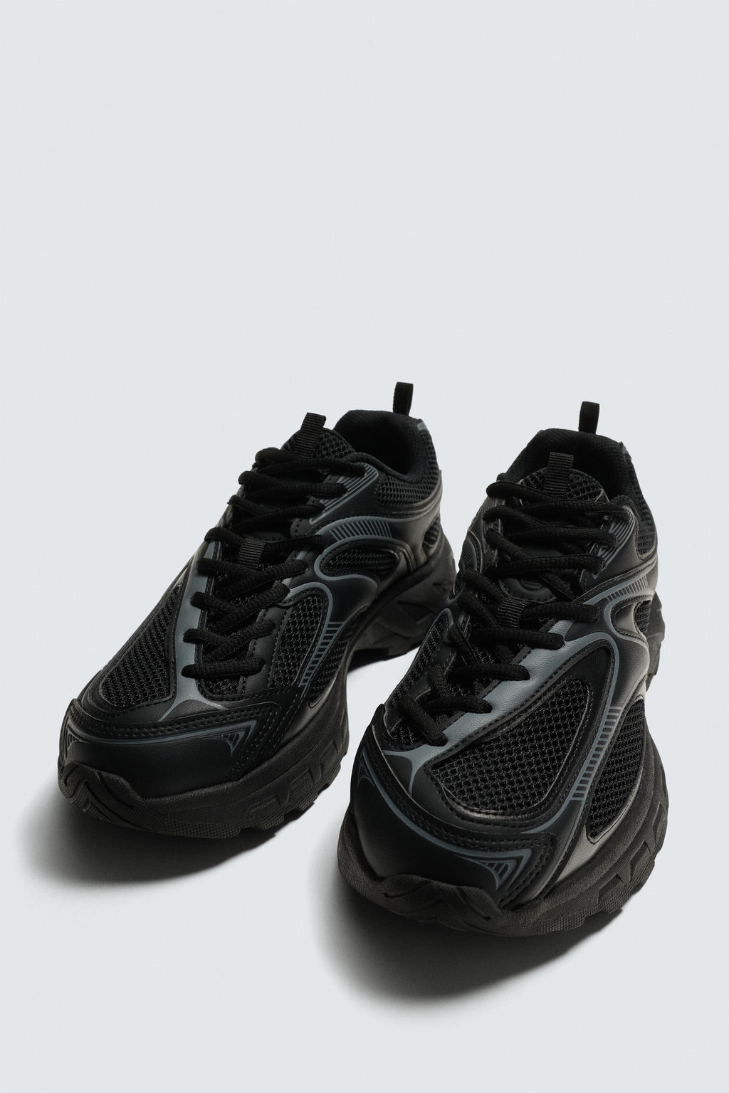 ZAPATILLA SUELA VOLUMEN / Negro