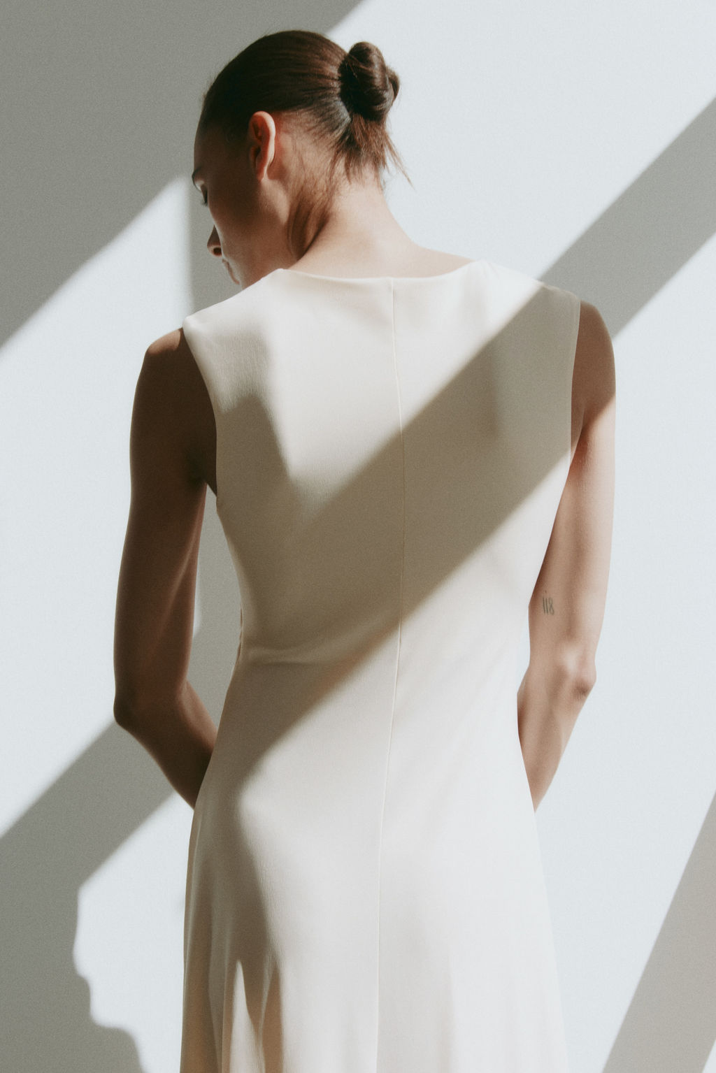 Vestido asim?trico con detalle girado - H&m фото 3