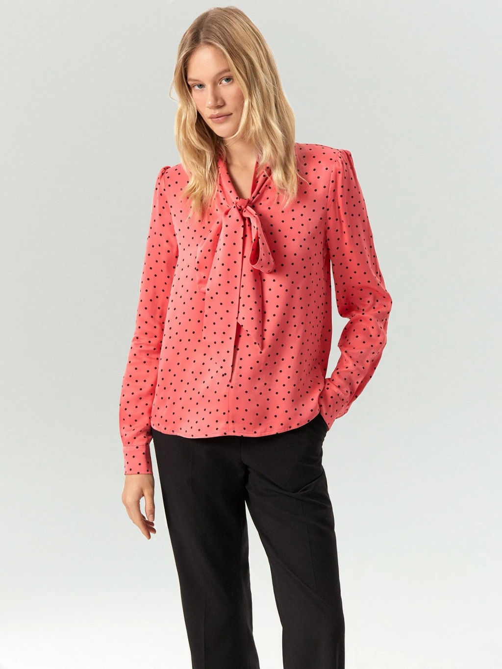 ЕМКА / Блузка с воротником-бантом из 100% вискозы - Emka фото 3