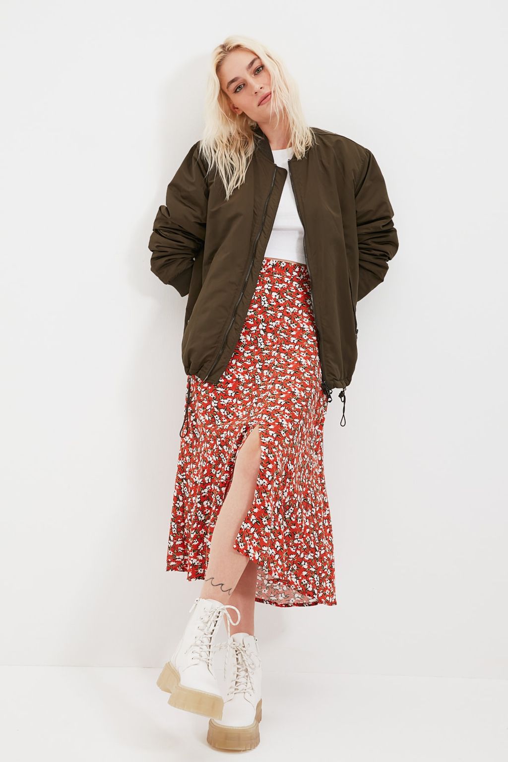 Kiremit Y?rtmac Detayl? Cicek Desenli Viskon Kumasl? Midi Boy Dokuma Etek TWOSS20ET0230