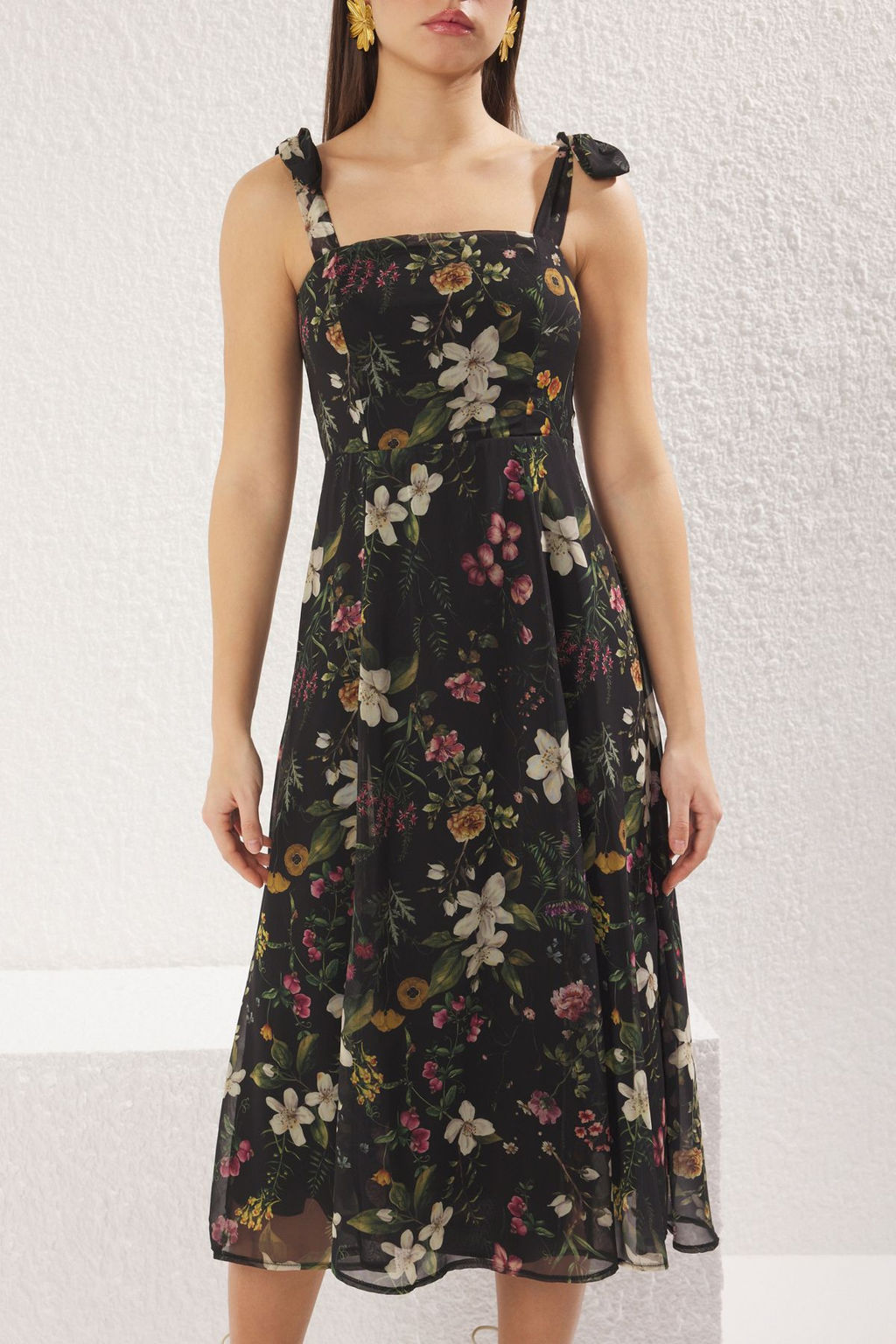 TRENDYOLMILLA Yesil Cicekli A Kesim Y?rtmacl? S?rt? Gipe Detayl? Sifon Astarl? Midi Dokuma Elbise TWOSS24EL00699  фото 3