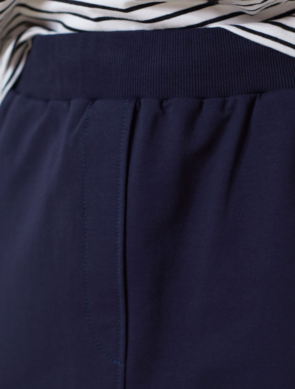 Юбка миди на резинке с разрезами из футера двухнитки с эластаном - Vilatte фото 4