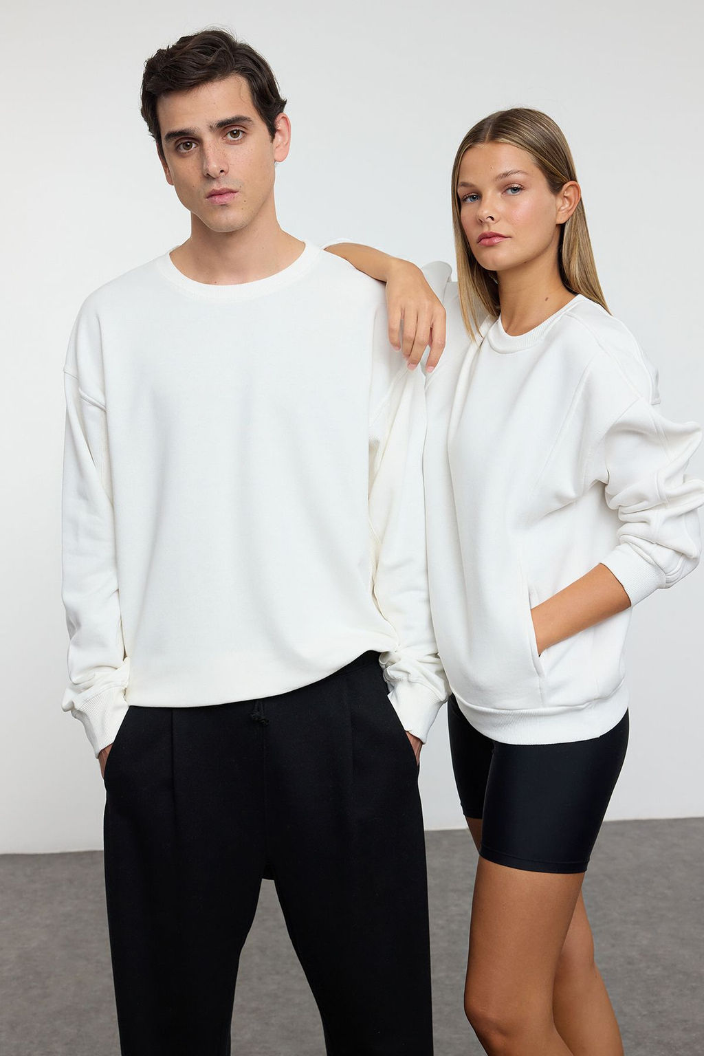 TRENDYOL MAN Unisex Indigo Oversize/Genis Kesim Kumas Mix Basic Sweatshirt TMNAW25SW00128 - Trendyolmilla фото 9