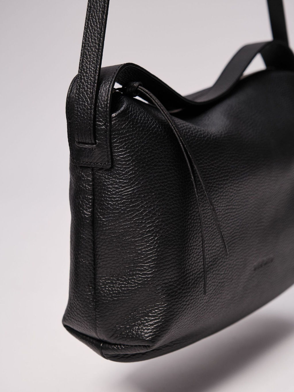 Сумка кожаная багет Deboro 30963 черная