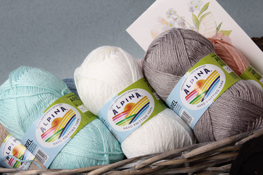 Пряжа ALPINA ARIEL 98% акрил, 2% пайетки 10 шт. х 50 г 150 м  10 м