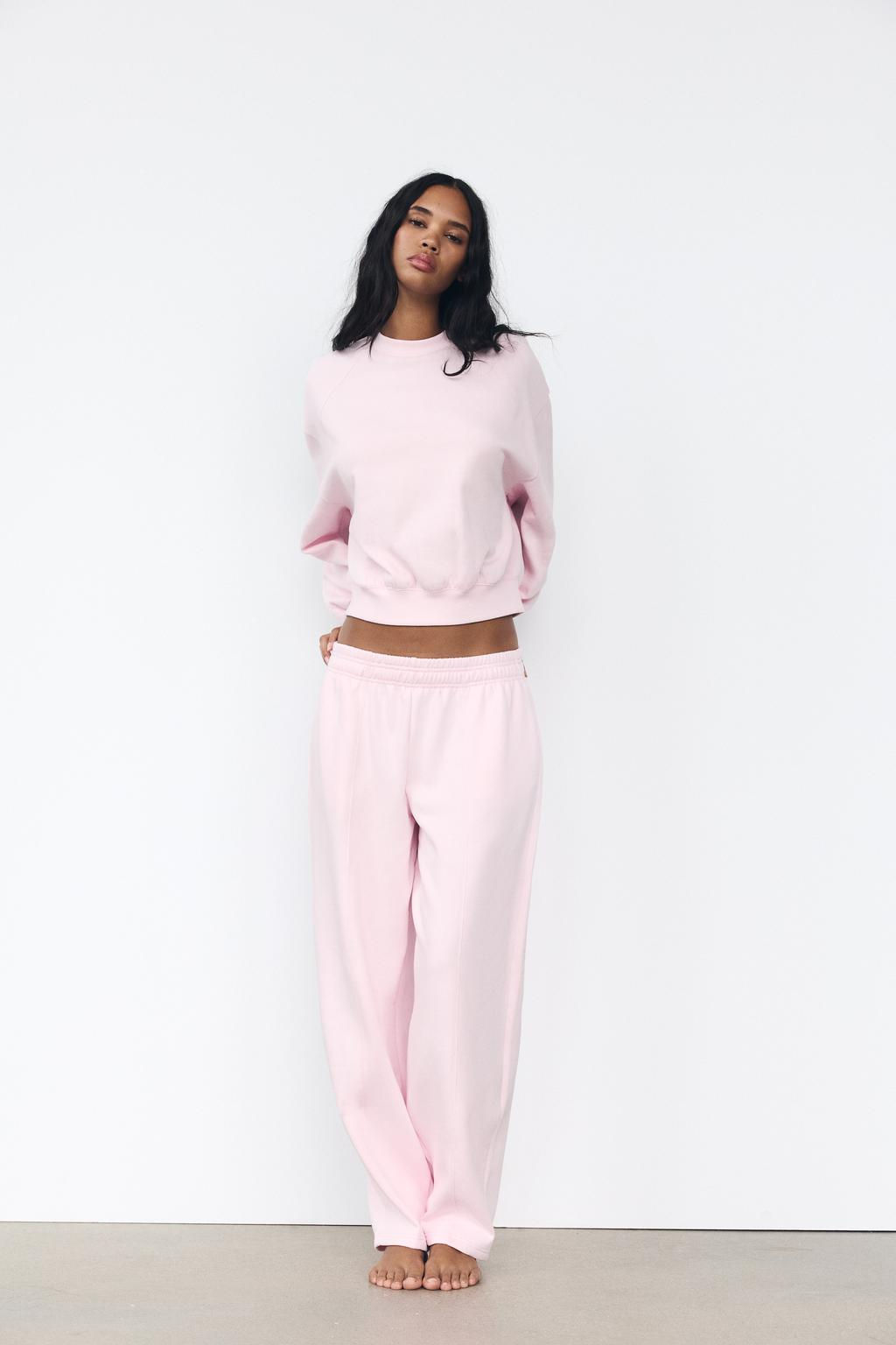 BASIC PLUSH SWEATSHIRT