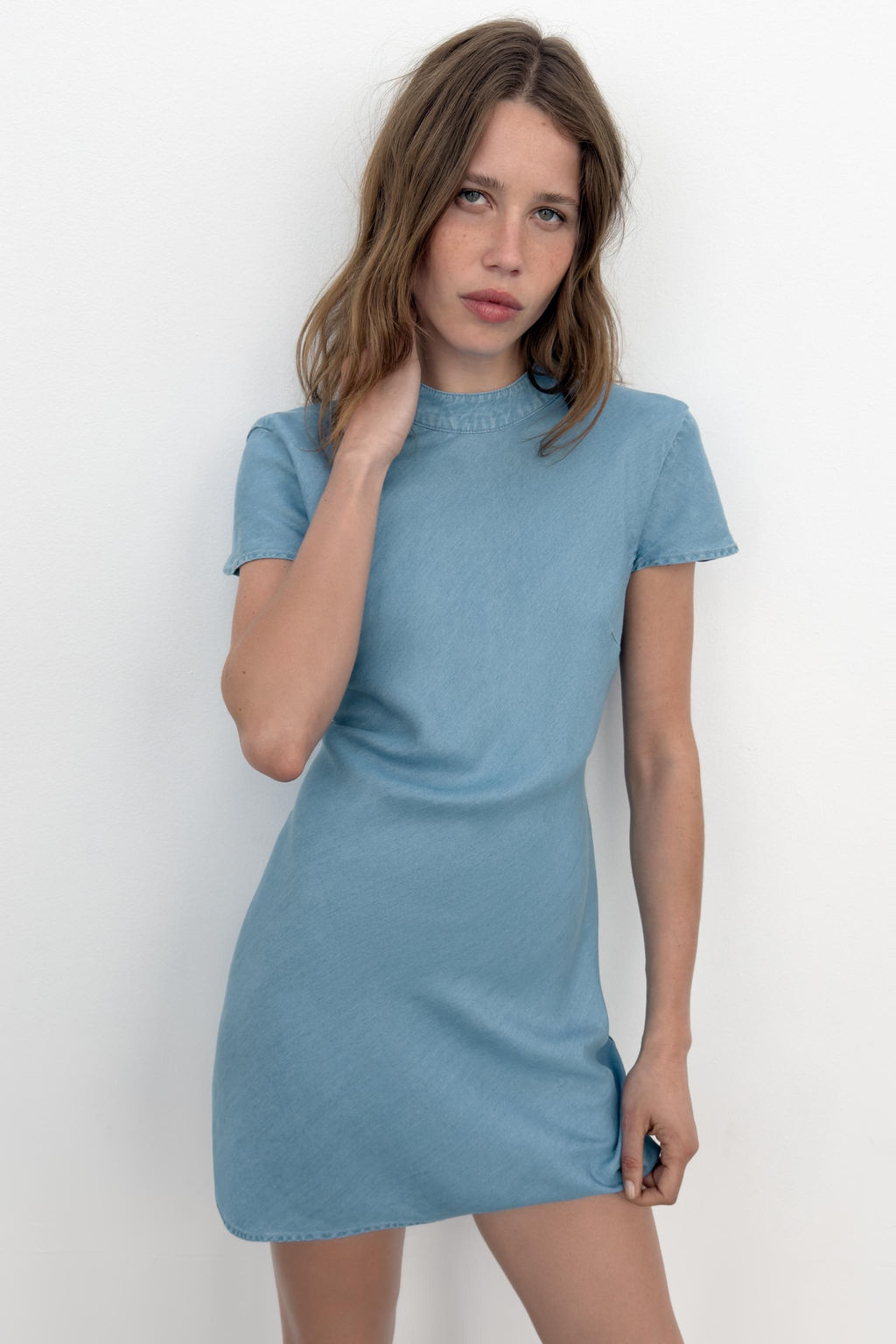 VESTIDO MINI ESPALDA DESCUBIERTA / Azul claro - Zara фото 2