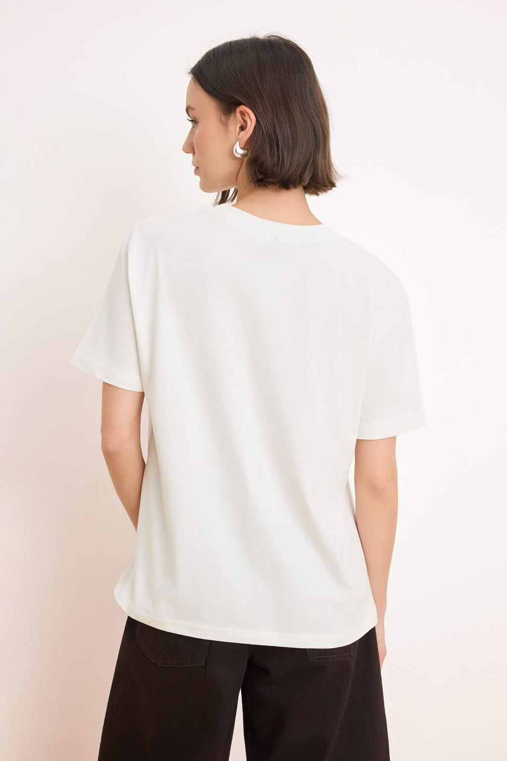 Ekru Bask?l? Oversize/Genis Kal?p K?sa Kollu %100 Pamuk Orme T-Shirt TWOSS26TS00123 - Trendyolmilla фото 4