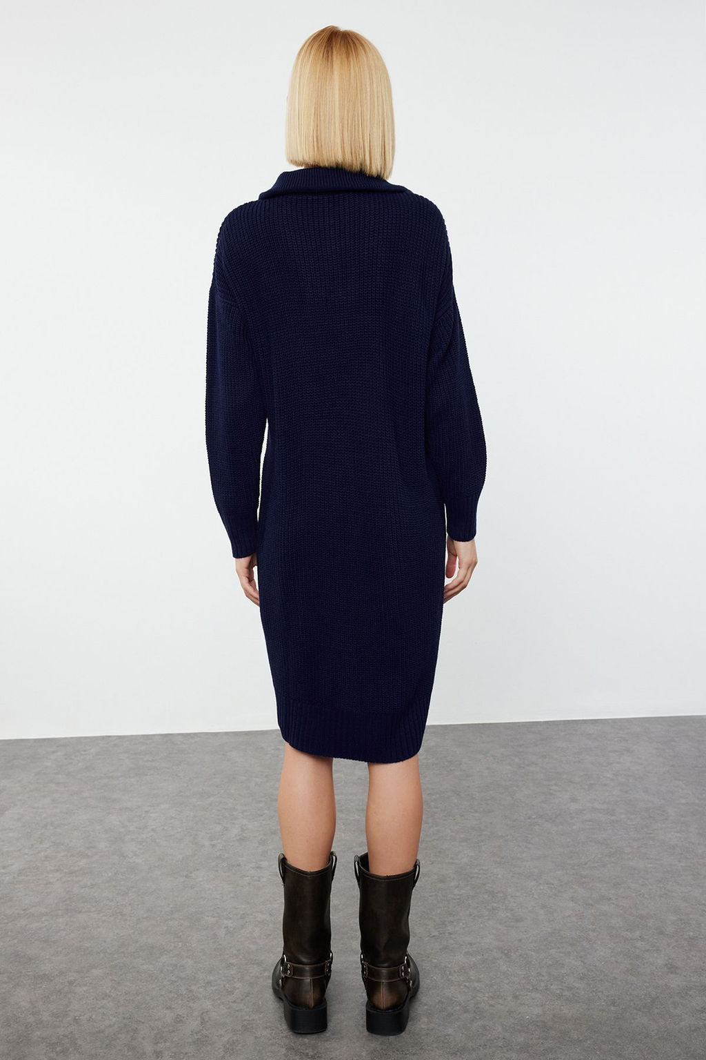 TRENDYOLMILLA Tas Mini Triko Fermuarl? Elbise TWOAW24EL00062  фото 5