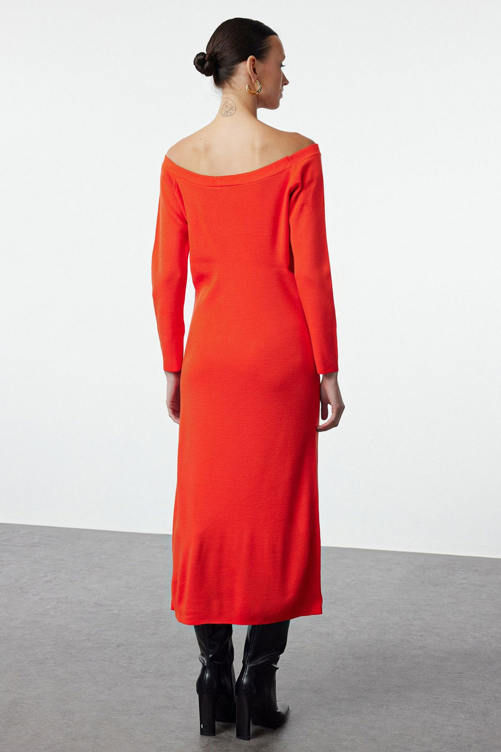 TRENDYOLMILLA K?rm?z? Midi Triko Kay?k Yaka Elbise TWOAW25EL00043  фото 10