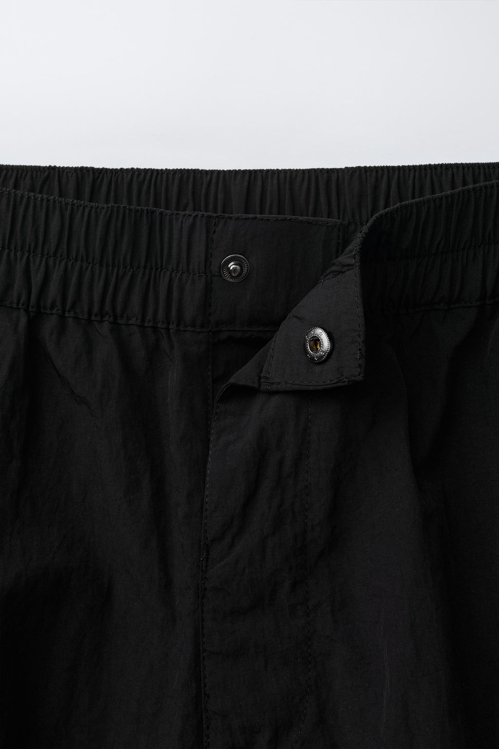 BERMUDA NYLON CARGO / Negro - Zara фото 3
