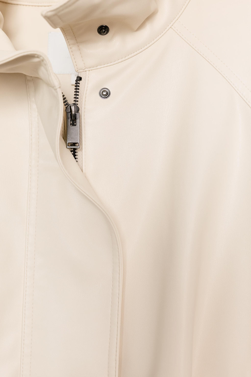 CHAQUETA BOMBER EFECTO PIEL / Crema - Zara фото 6