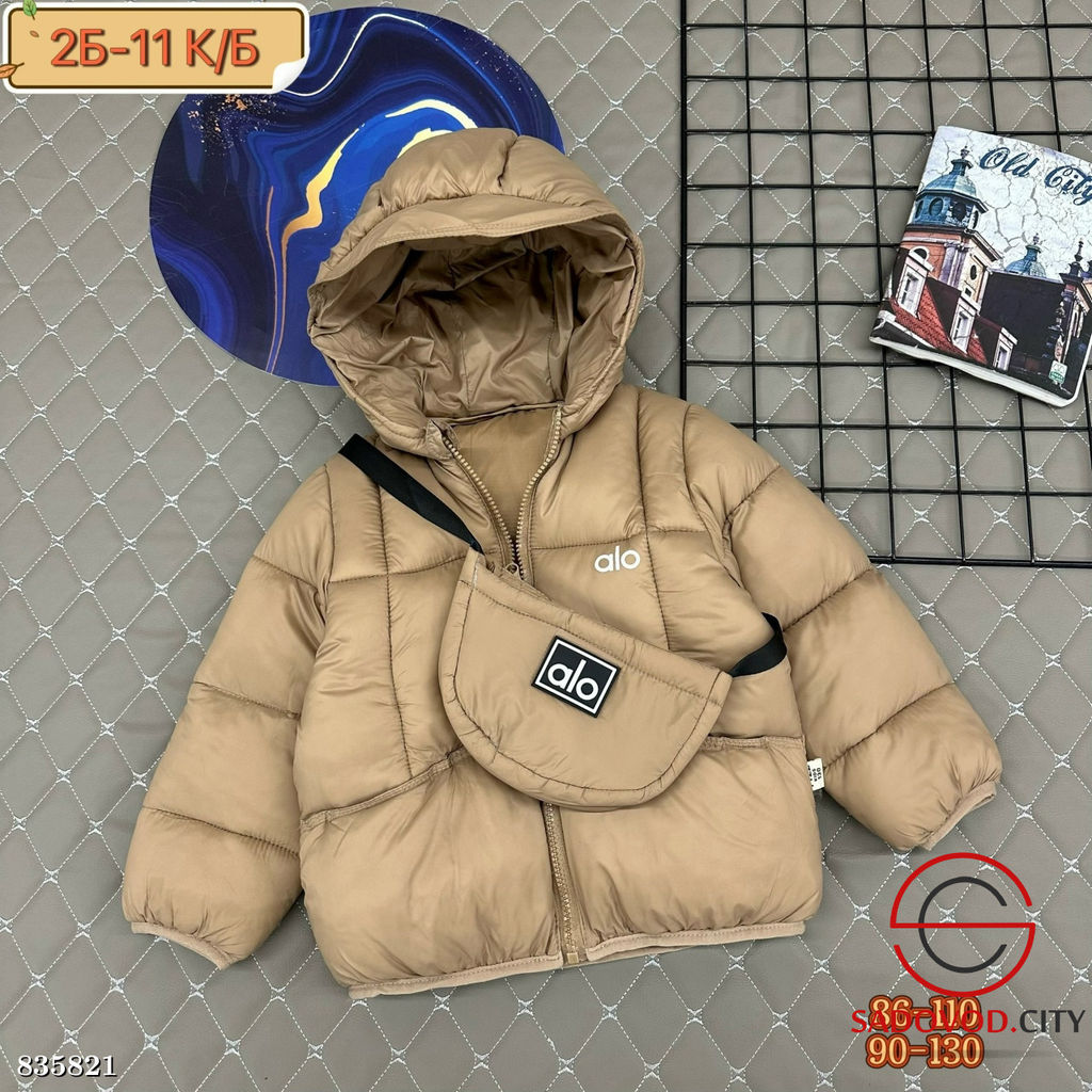 Куртка весенняя с капюшоном