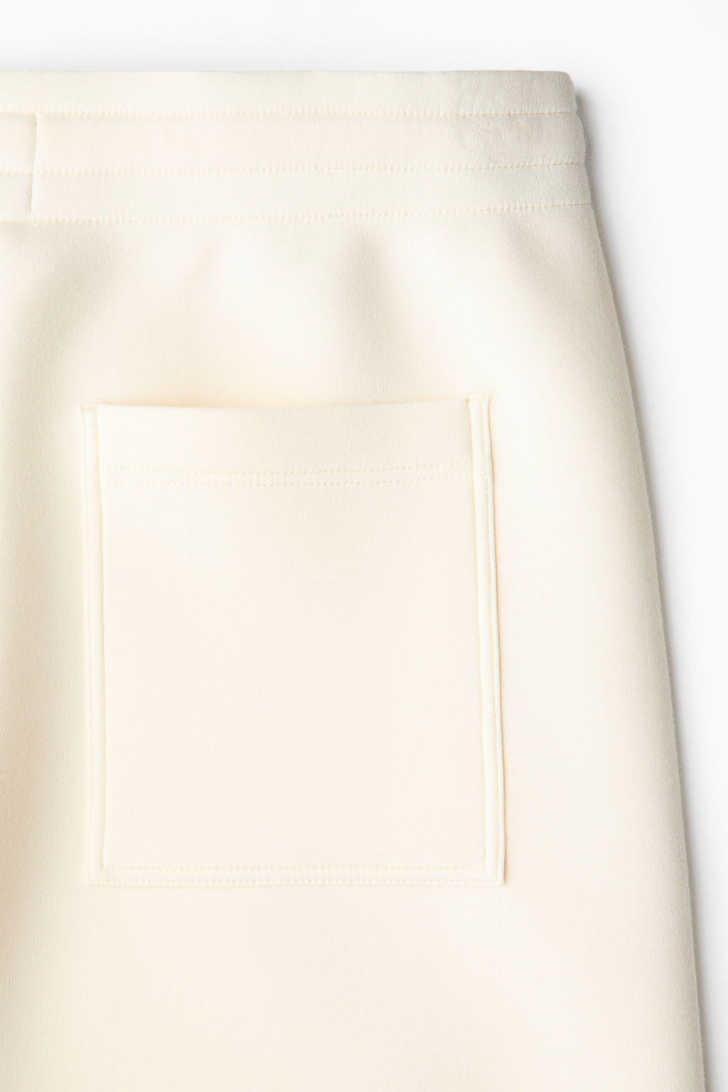 Pantal?n corto efecto neopreno Relaxed Fit - H&m фото 10