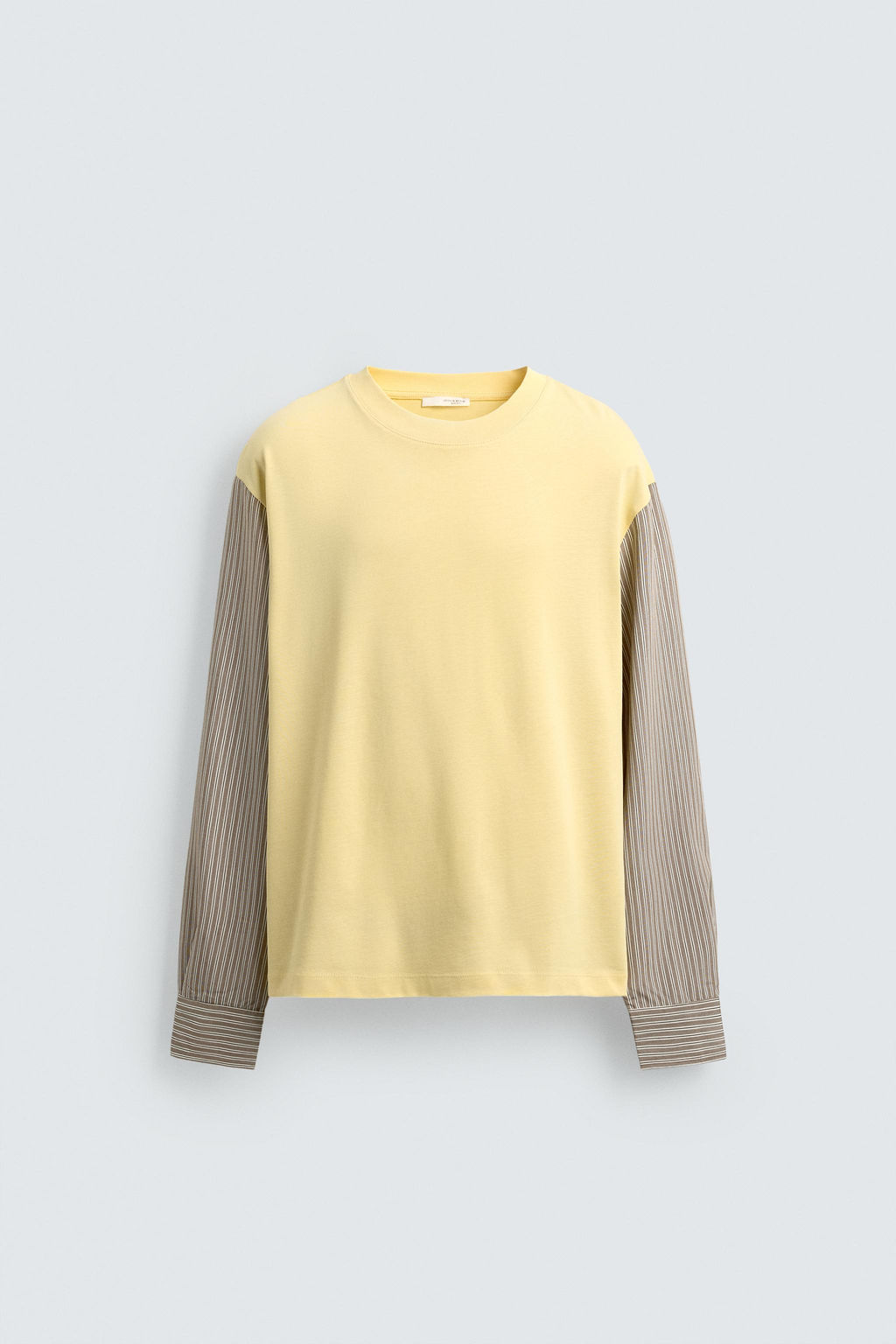 CAMISETA RELAXED FIT MANGAS CONTRASTE / Amarillo claro