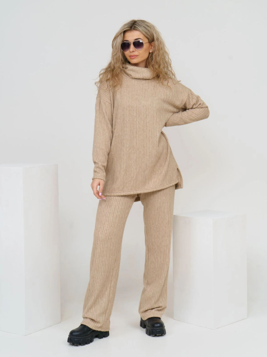 Костюм женский, цвет бежевый