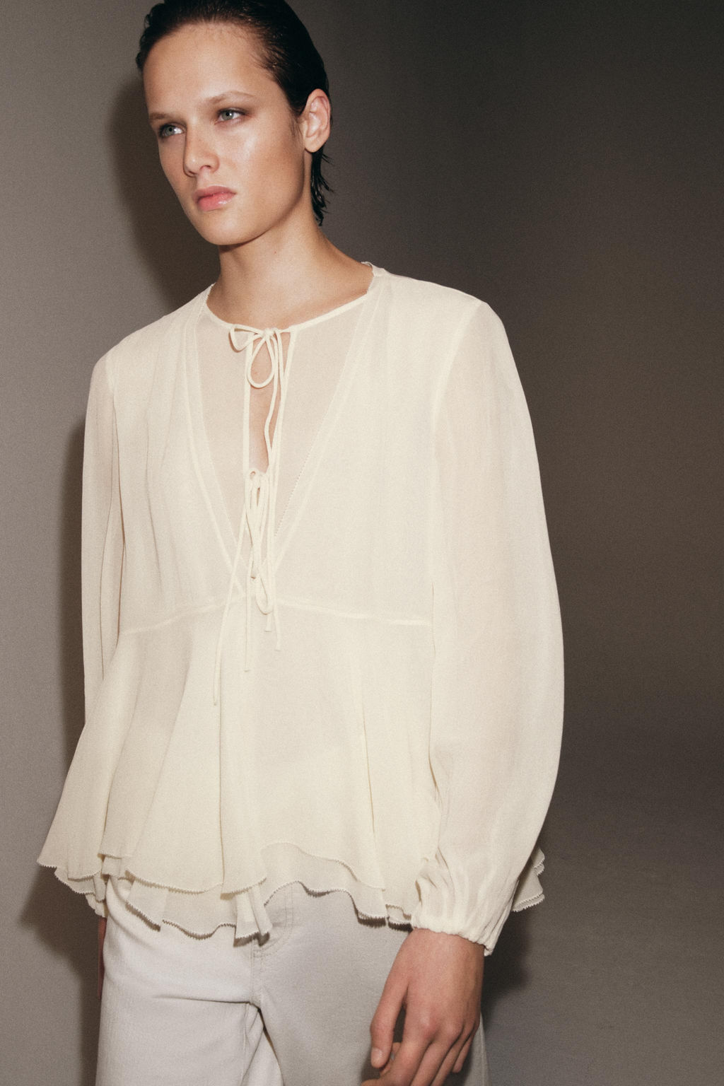 BLUSA VOLANTES ZW COLLECTION / Crudo - Zara фото 2