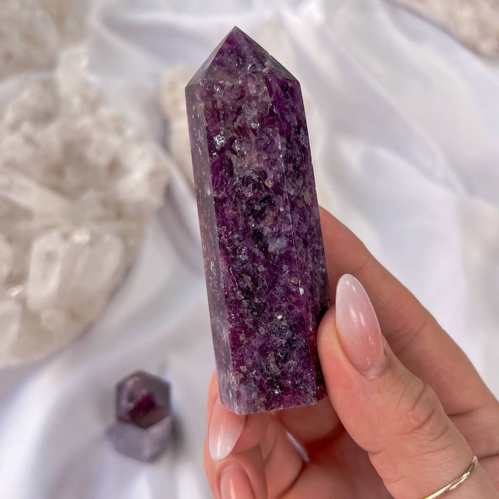 Кристалл из Лепидолита