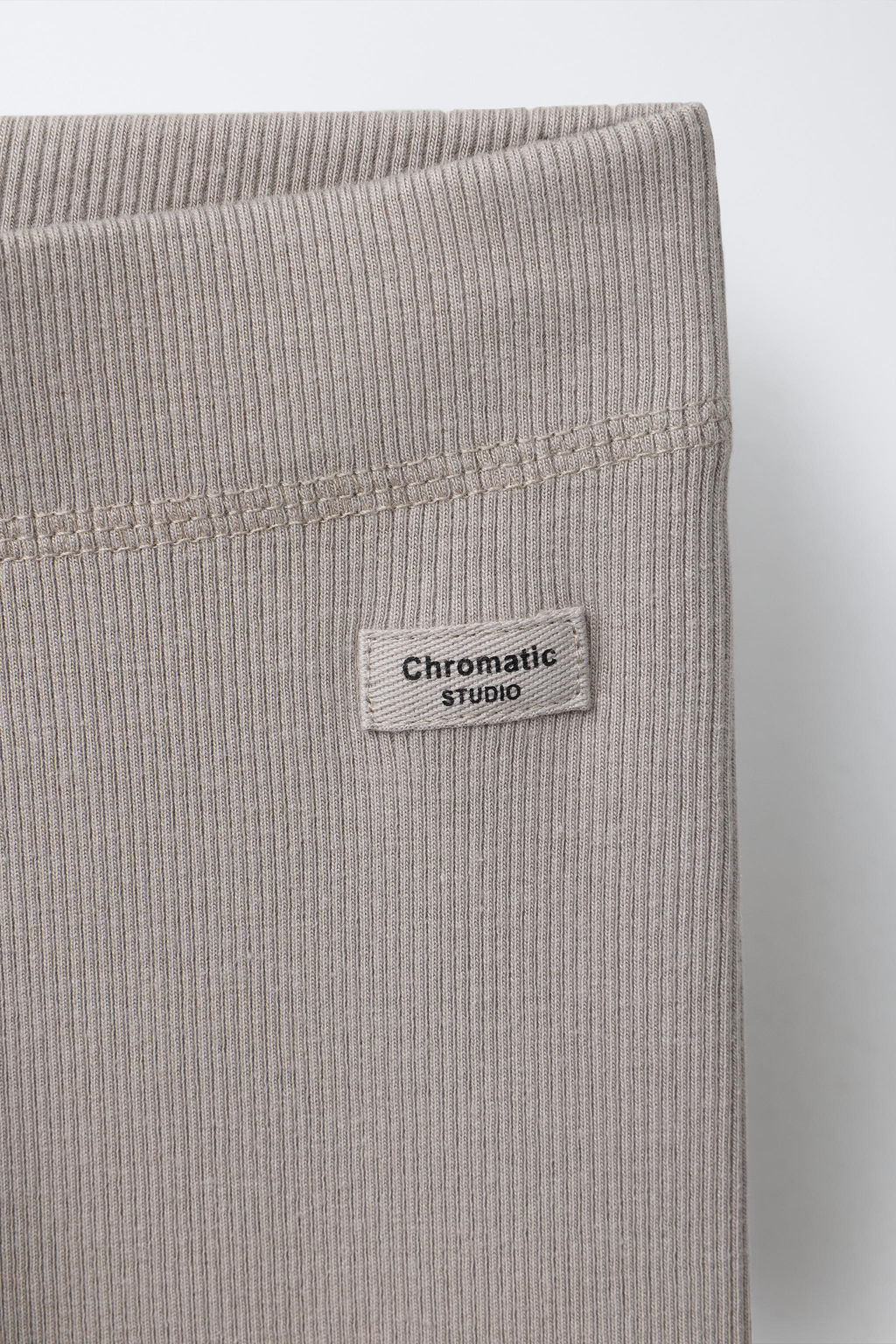 LEGGING RIB CON MODAL ETIQUETA / Gris topo