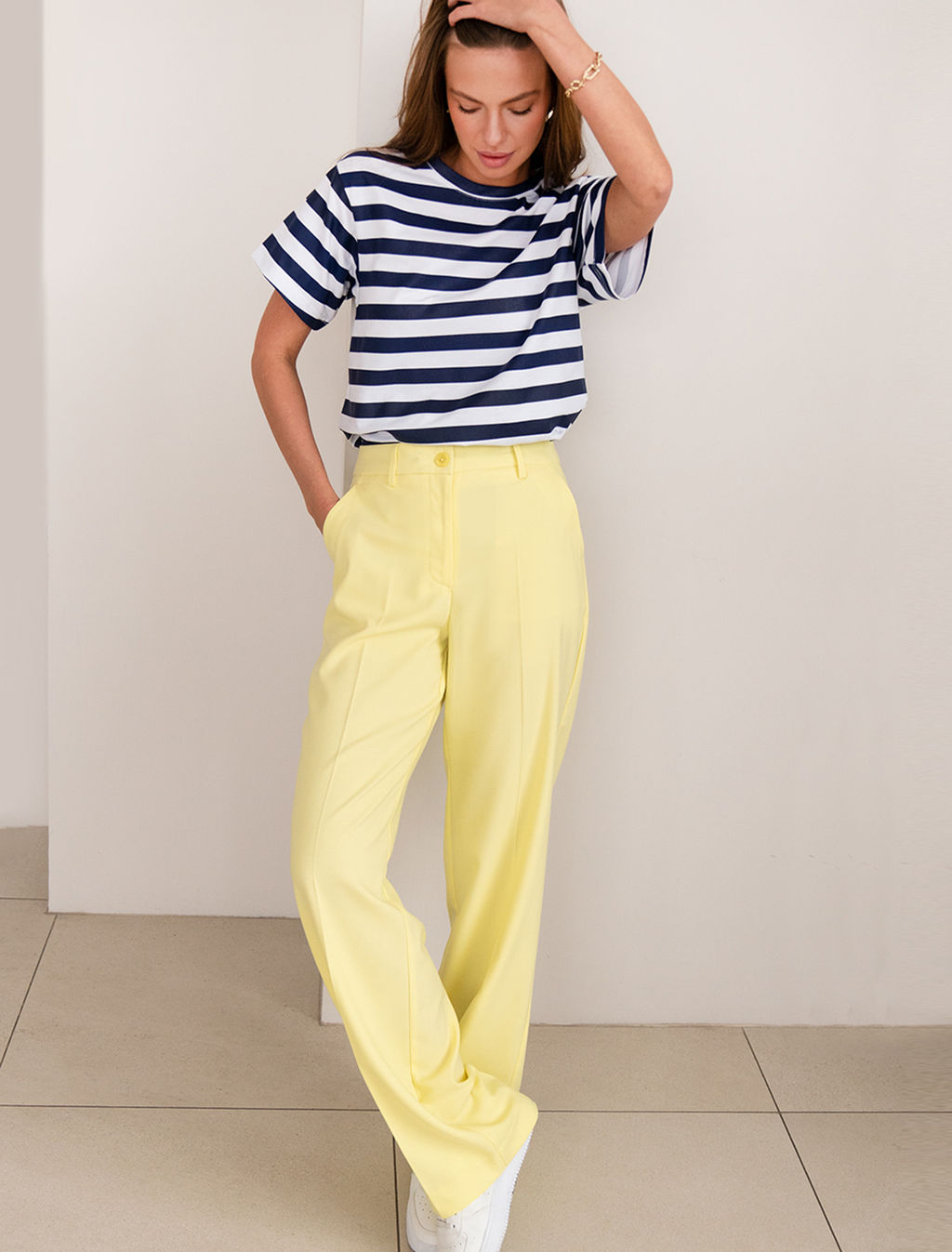 Брюки Vilatte прямые из поливискозы с фактурой желтый  фото 9