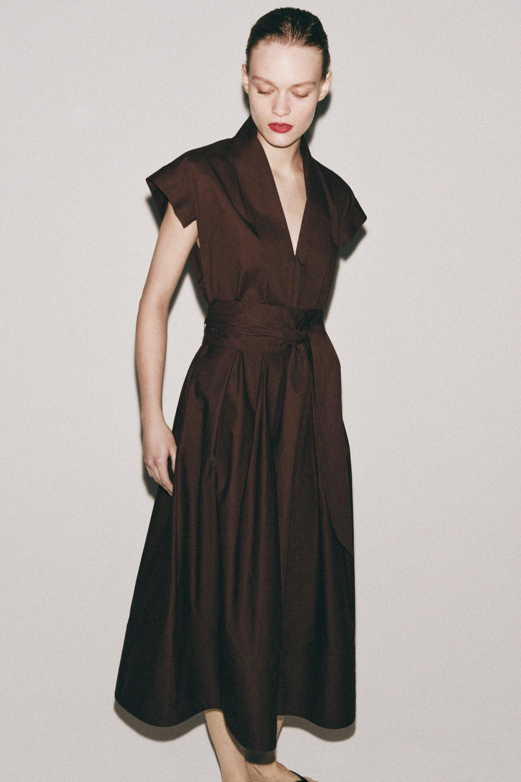VESTIDO POPEL?N PLIEGUES ZW COLLECTION / Marr?n - Zara фото 4