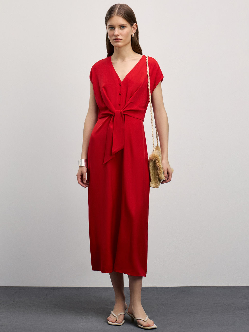 Платье миди с узлом и короткими рукавами / Zarina  фото 2