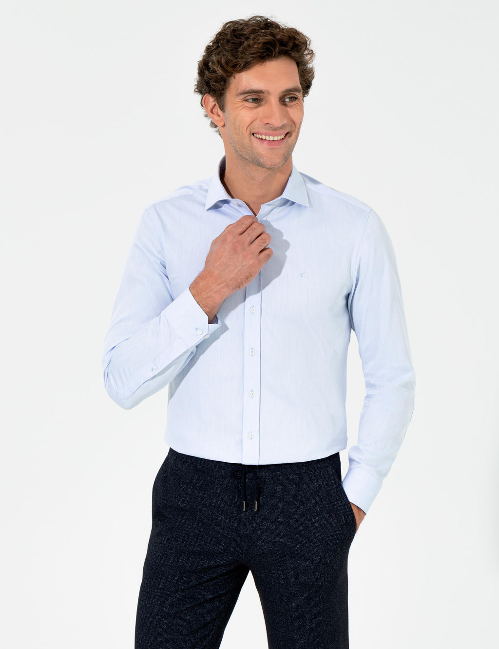 Голубая базовая рубашка зауженного кроя с длинным рукавом - Cacharel фото 7