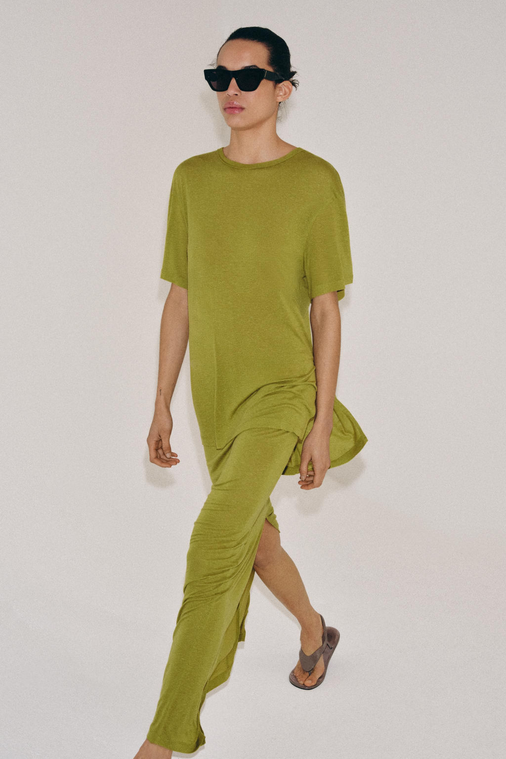 CAMISETA OVERSIZE FLUIDA / Lima fl?or