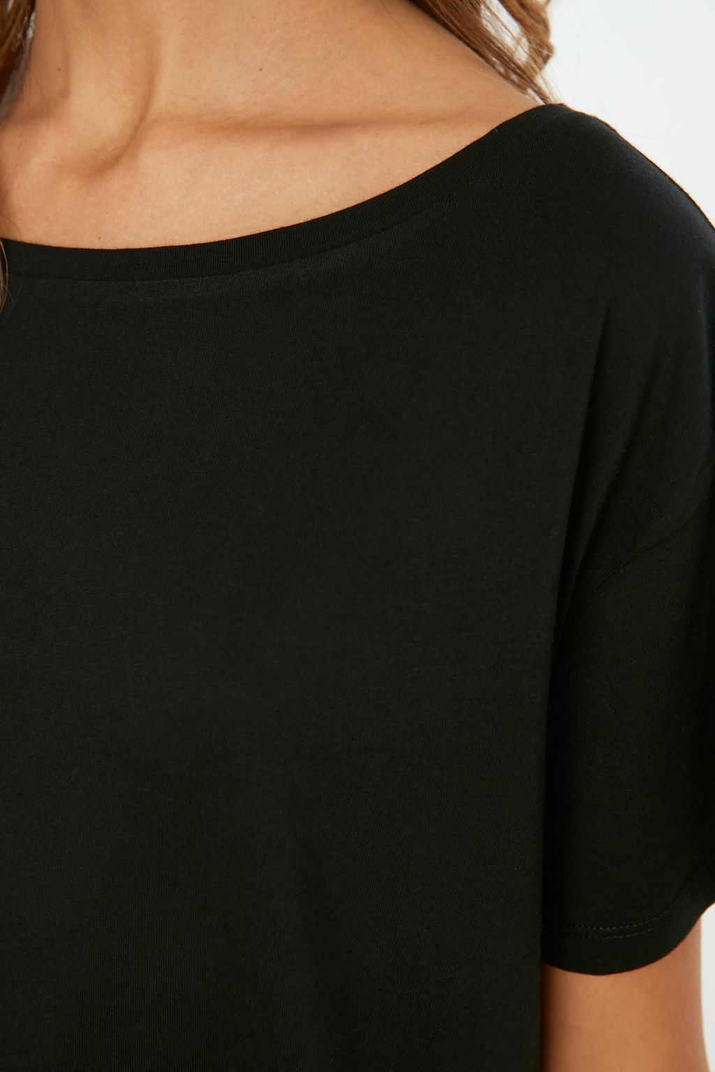 Siyah %100 Pamuk Oversize/Genis Kal?p Kay?k Yaka Orme T-Shirt TWOSS20TS0140