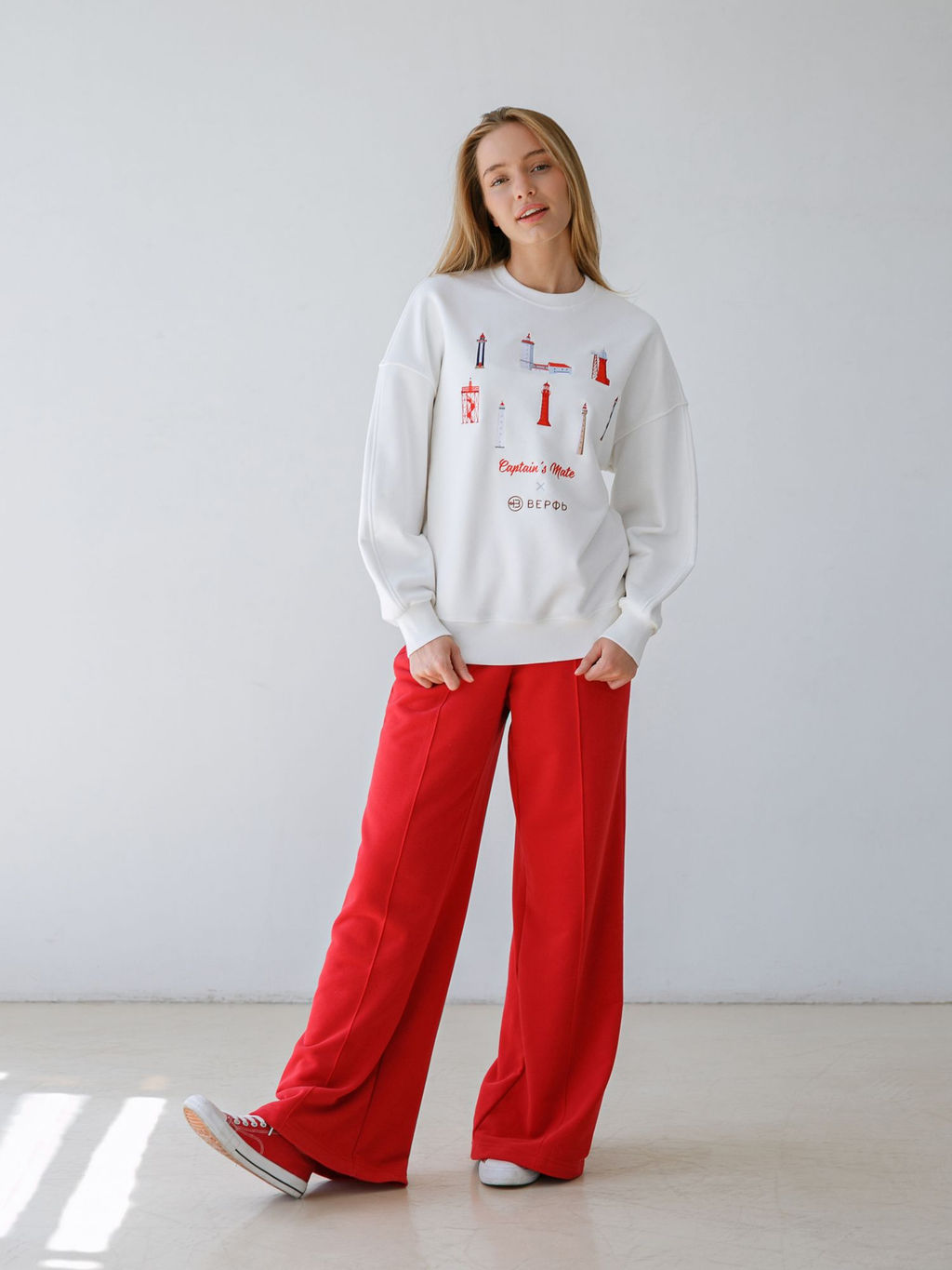 Свитшот женский Saint P. Lights