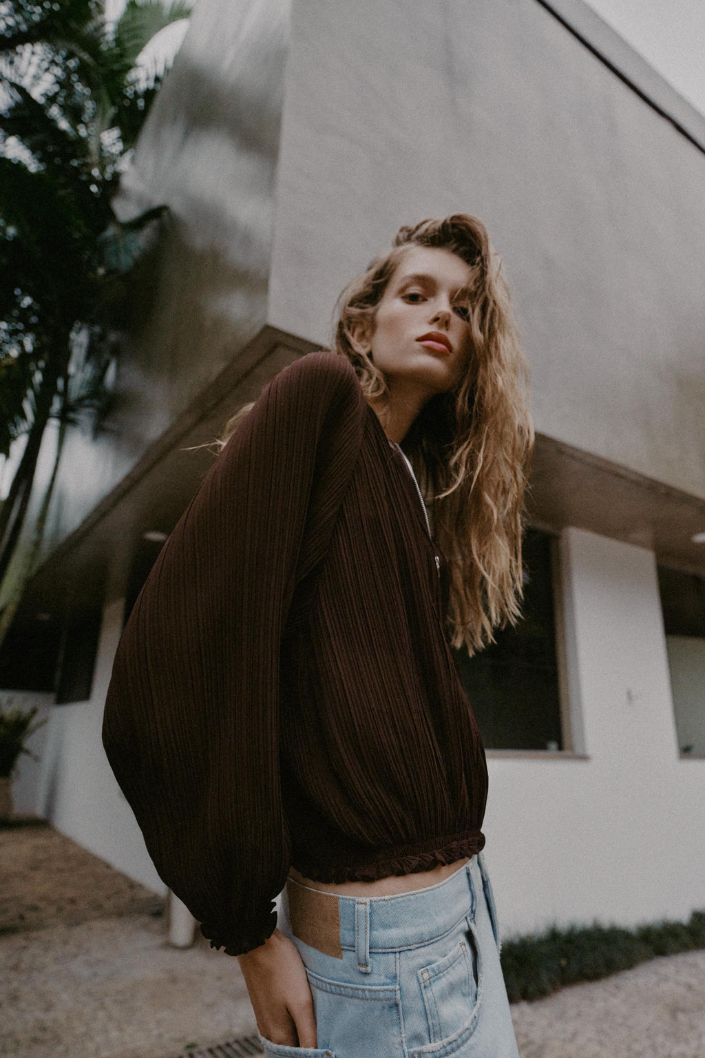 CHAQUETA ORGANZA PLISADA / Marr?n - Zara фото 3