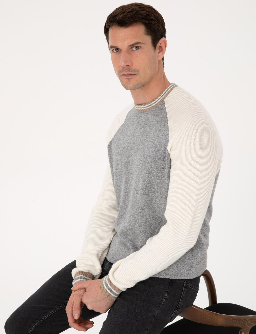 A__k Gri Slim Fit Kazak