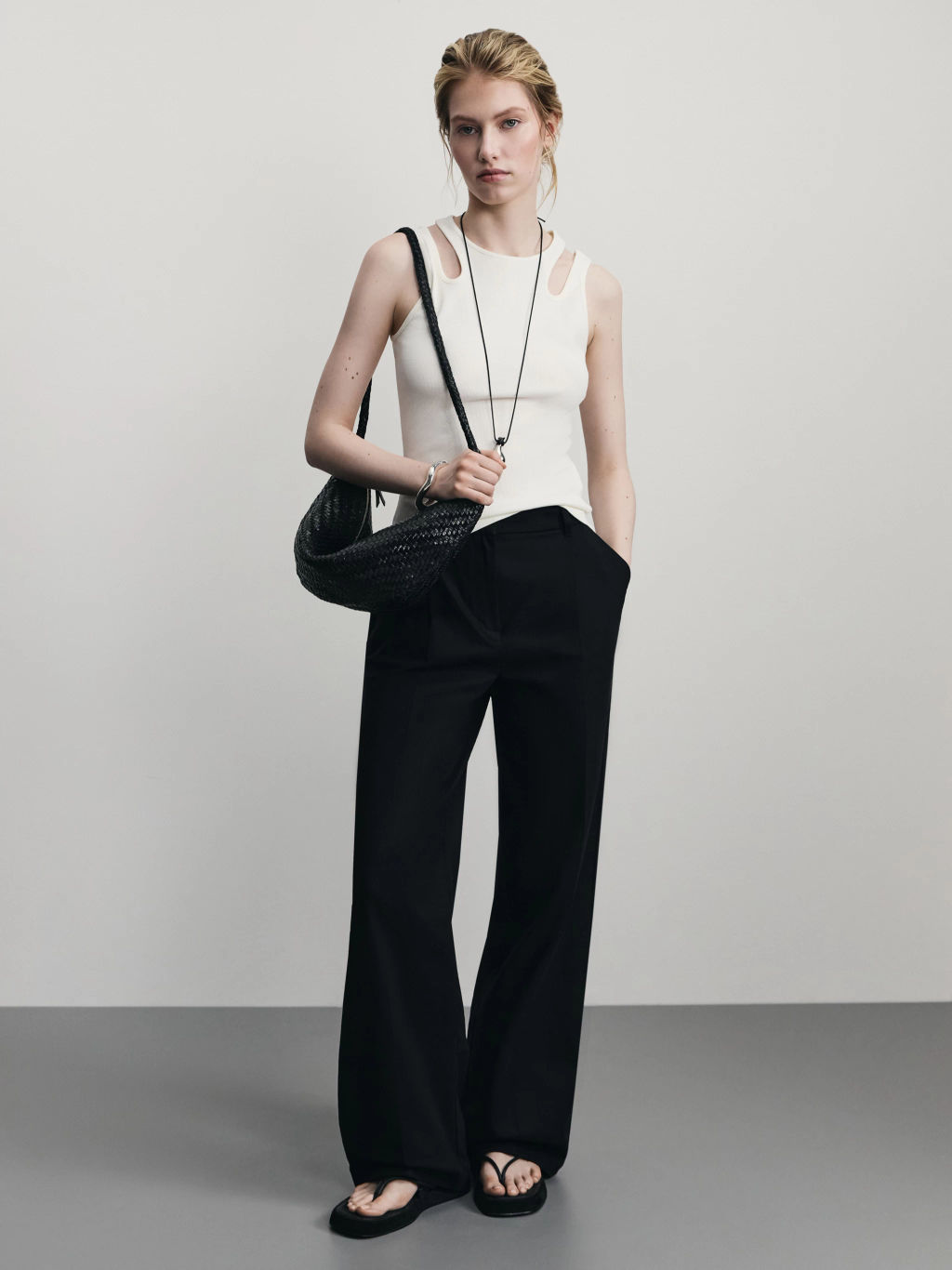 Майка трикотажная с вырезами / Zarina  фото 2