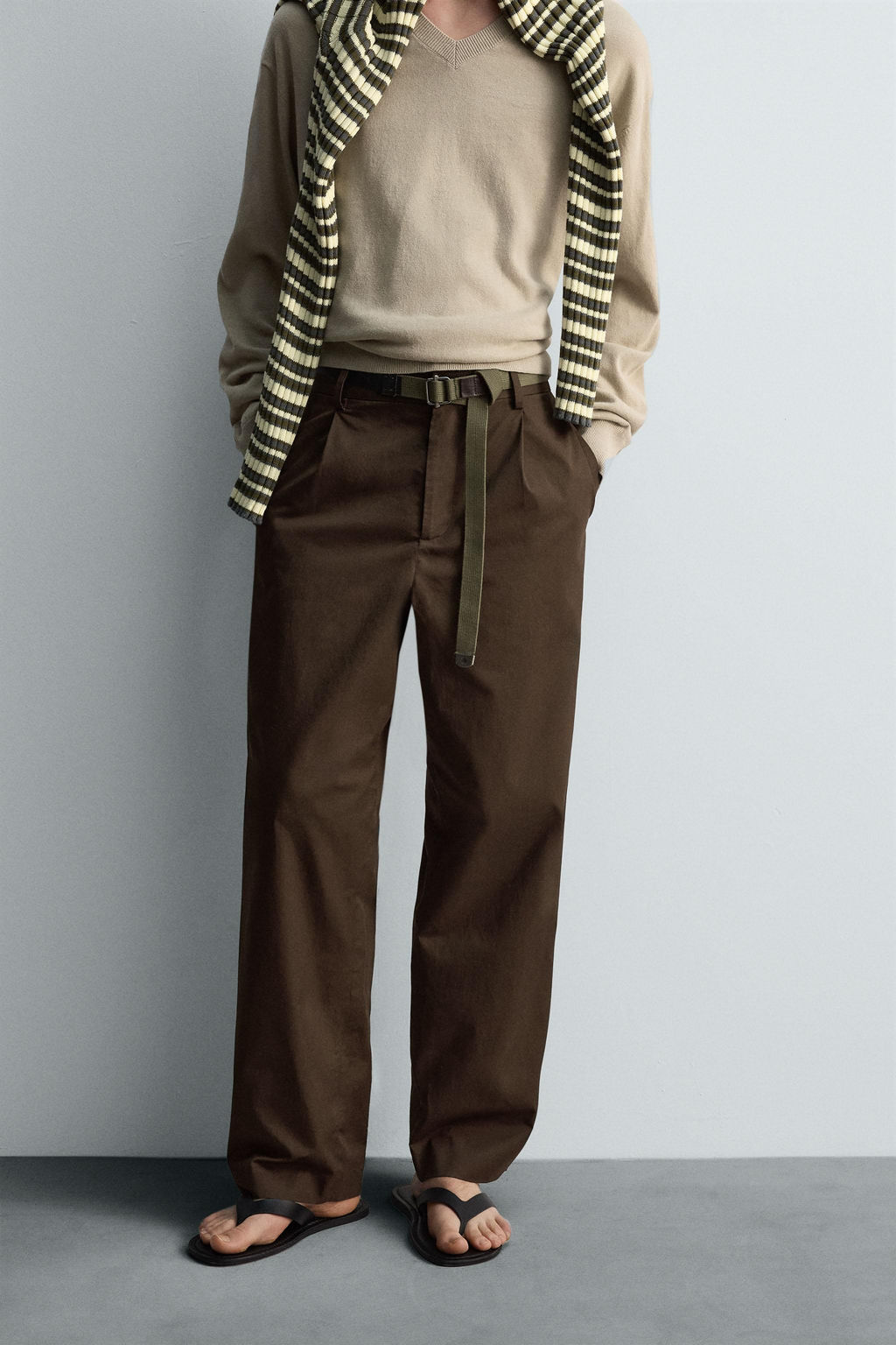 LIMITED EDITION CHINO TROUSERS WITH PLEATS - Zara фото 2
