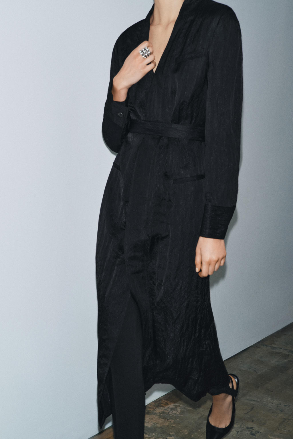 ZW COLLECTION LIMITED EDITION CRINKLED SATIN DRESS - Zara фото 4