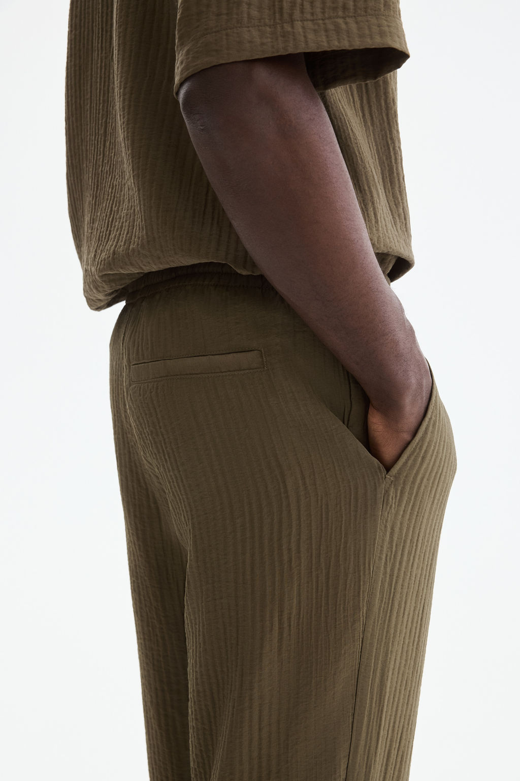 Pantal?n texturizado Relaxed Fit - H&m фото 7