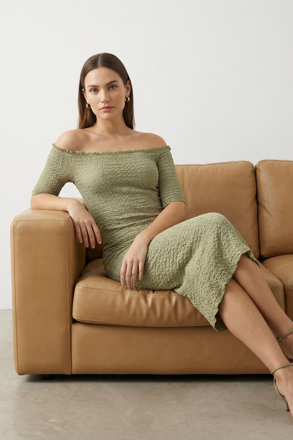 Siyah Duz Midi Dokulu Fitted/Vucuda Oturan Buzgulu Carmen Yaka Esnek Orme Elbise TWOSS25EL00067 - Trendyolmilla фото 22