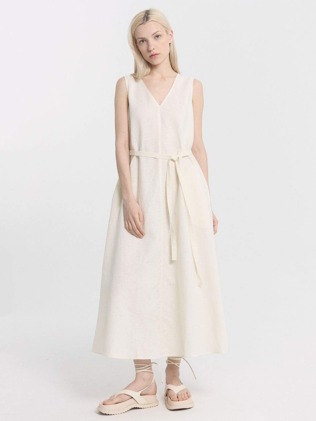 Свободный сарафан из премиального льна и хлопка в расцветке суровый - Mark formelle фото 3