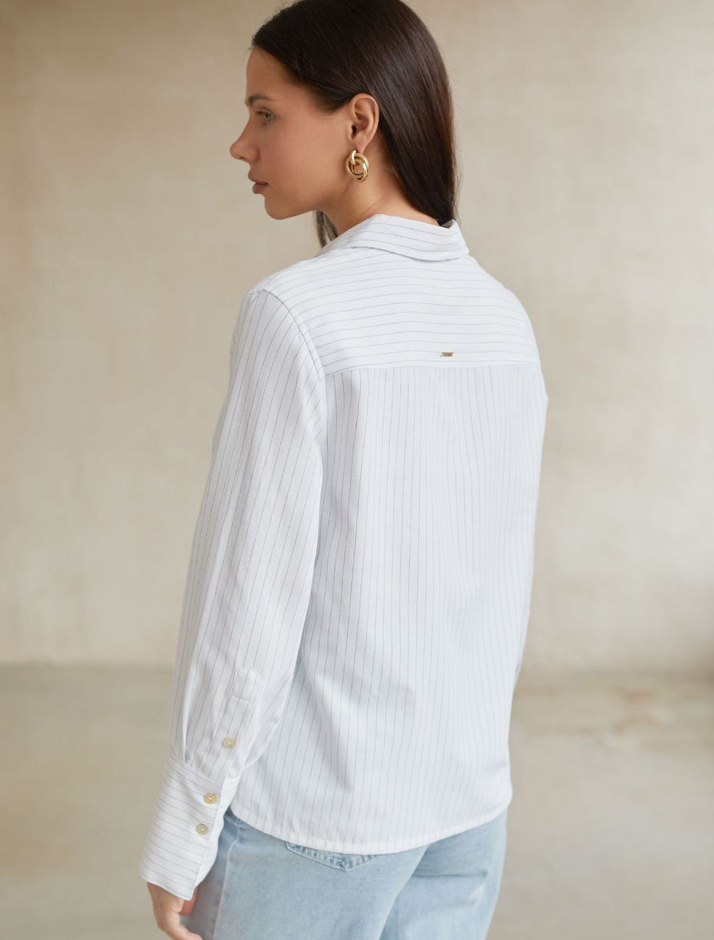 Блузка свободного силуэта в тонкую полоску из эластичного хлопка с добавлением льна - Vilatte фото 3