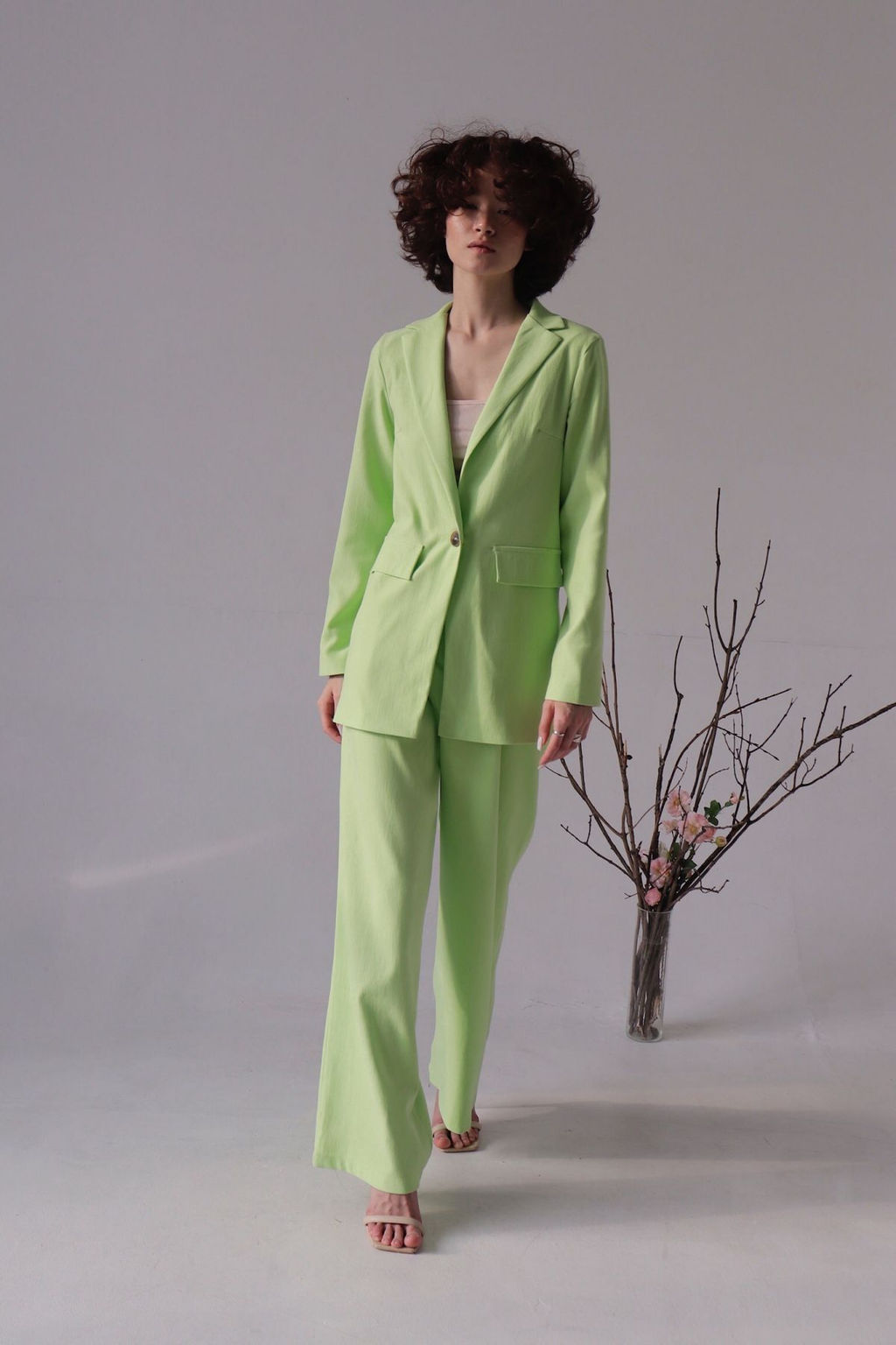 7931 Костюм брючный светло-зелёный - Martichelli фото 23